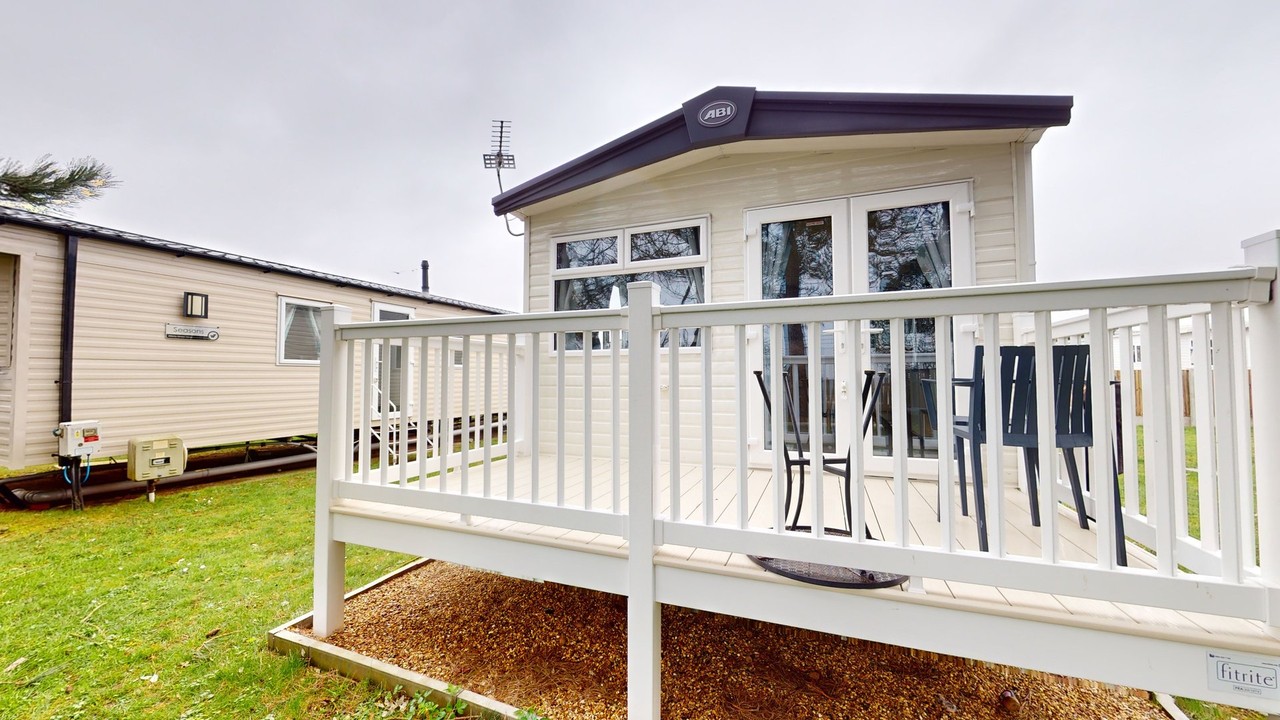 Abi Summerhouse H/F 2022