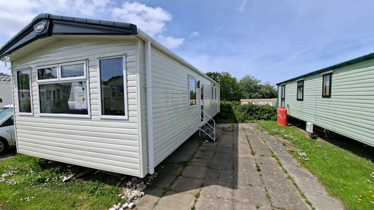Abi Summerhouse H/F 2020